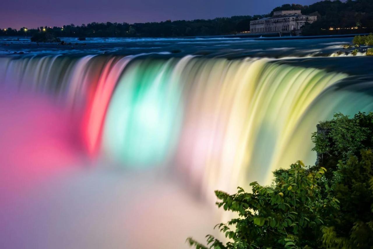 Serenity By The Falls - Modern 2 Bedroom Hideaway Apartment Niagara Falls